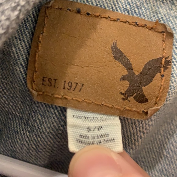 American eagle grey hooded denim jacket. Size Small - Picture 2 of 3